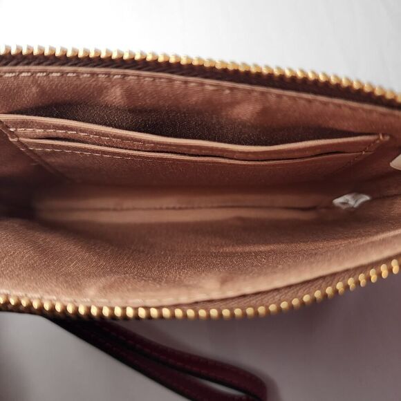 NWT Coach CZ450 Corner Zip Wristlet Signature Canvas Cherry Print Tan Multi v1 - Picture 3 of 3